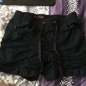 Black NoBo midi shorts